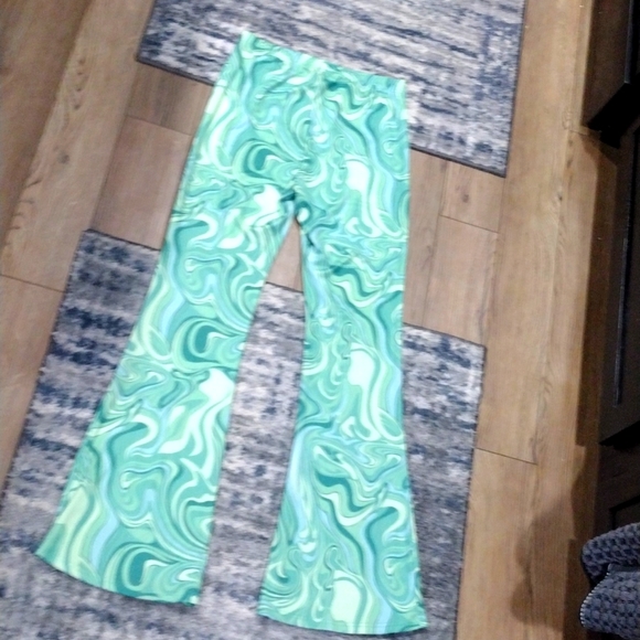 70s Inspired bell bottom pants - Picture 6 of 8